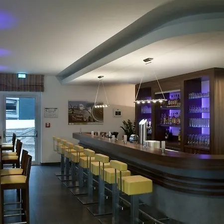 Hotel Express Airport By Ihg